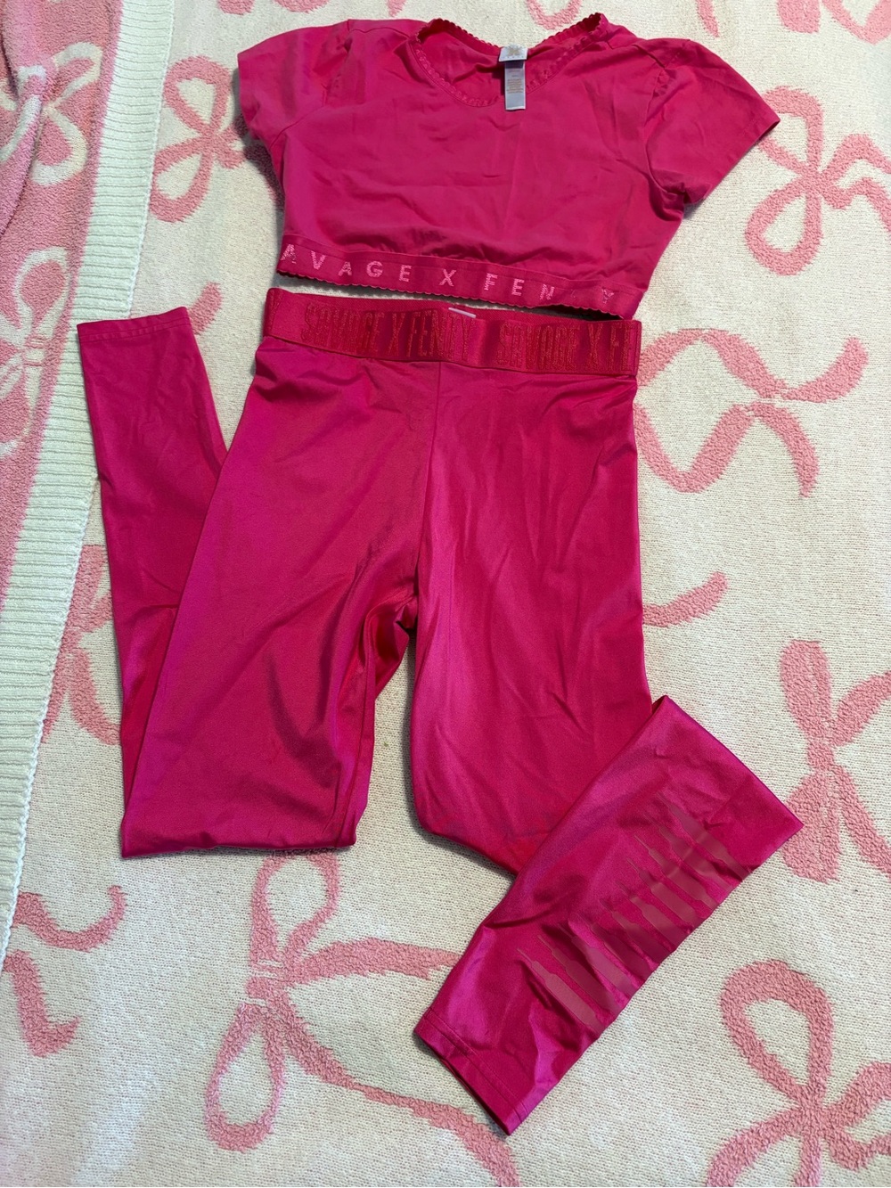Savage X Fenty Fuchsia Active Crop Top